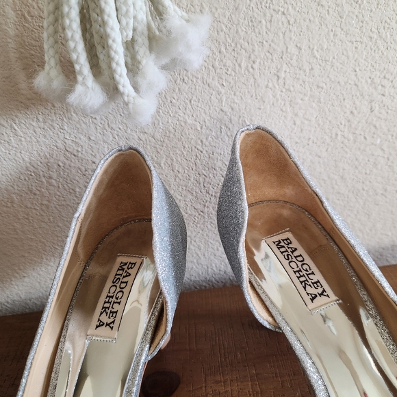 Badgley Mischka Silver Fabia Embellished Pointed Toe Pump Size 8.5 - Picture 11 of 14